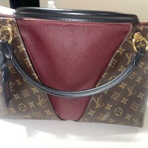 Louis Vuitton handbag with flaws see pics